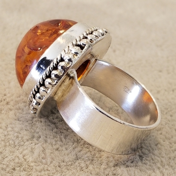 BEAUTIFUL RING NWOT - Picture 8 of 8